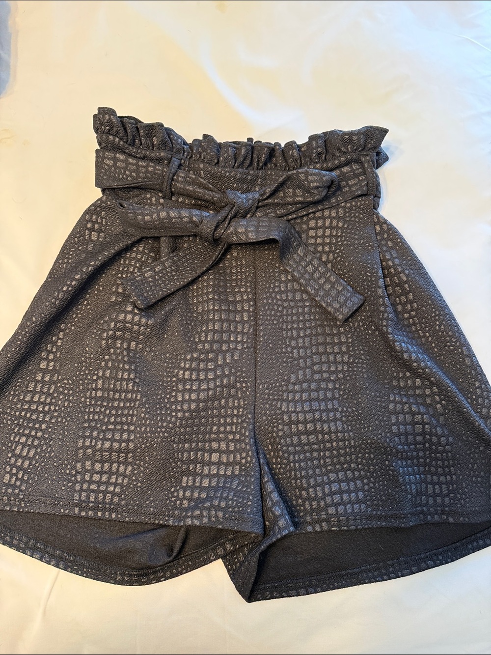 Boohoo Black Textured High-Waist Paperbag Shorts with Tie